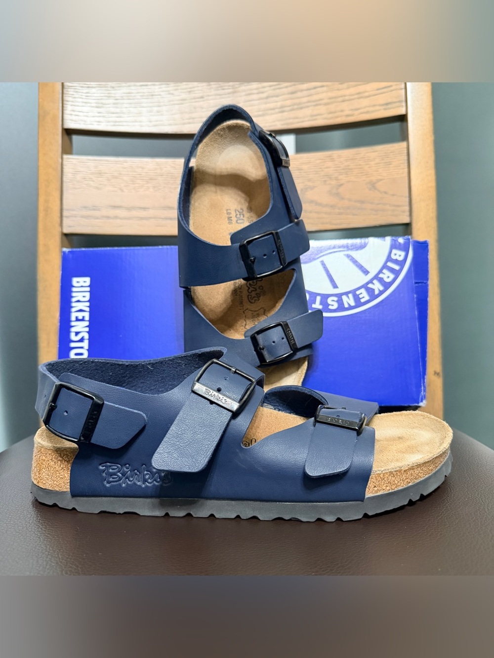 Birkenstock Milano sandals in a blue finish adjustable double straps women sz 8